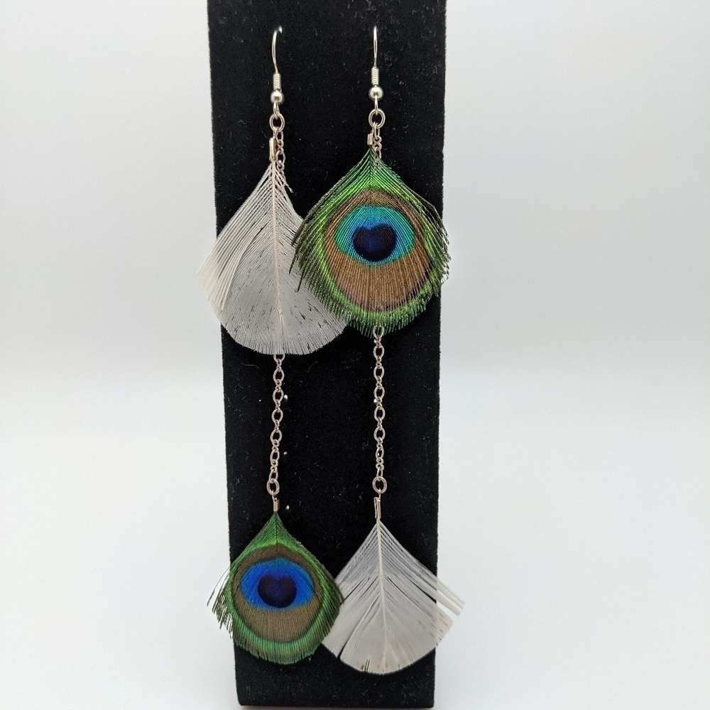 381MIDALANE Boho Natural Feather Asymmetrical Earrings
